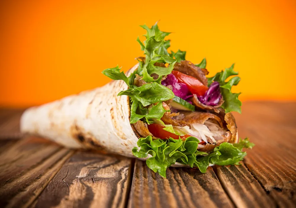 Lahmacun mit Dönerfleisch
